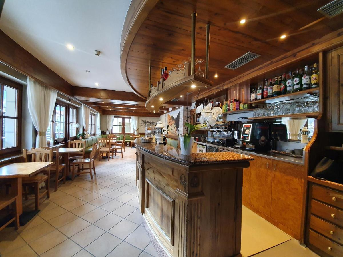 Hotel Pezzotti Pellizzano Eksteriør bilde