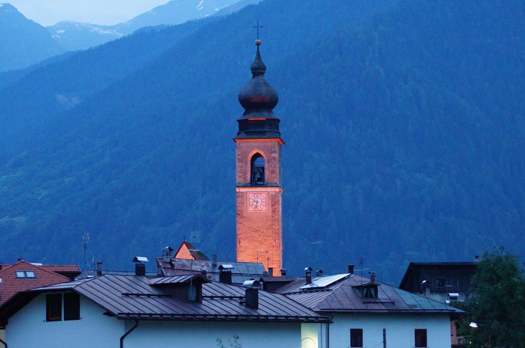 Hotel Pezzotti Pellizzano Eksteriør bilde
