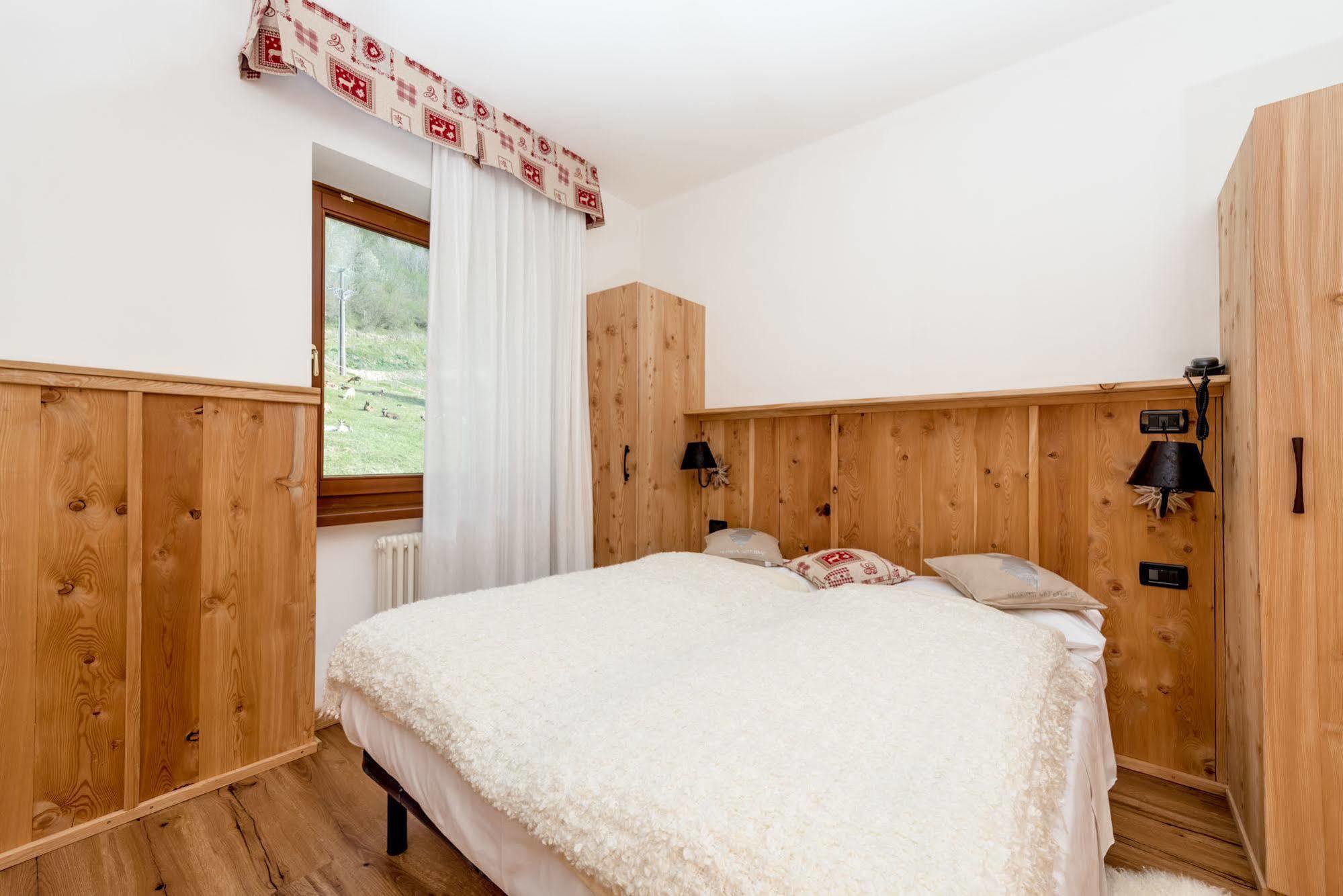 Hotel Pezzotti Pellizzano Eksteriør bilde