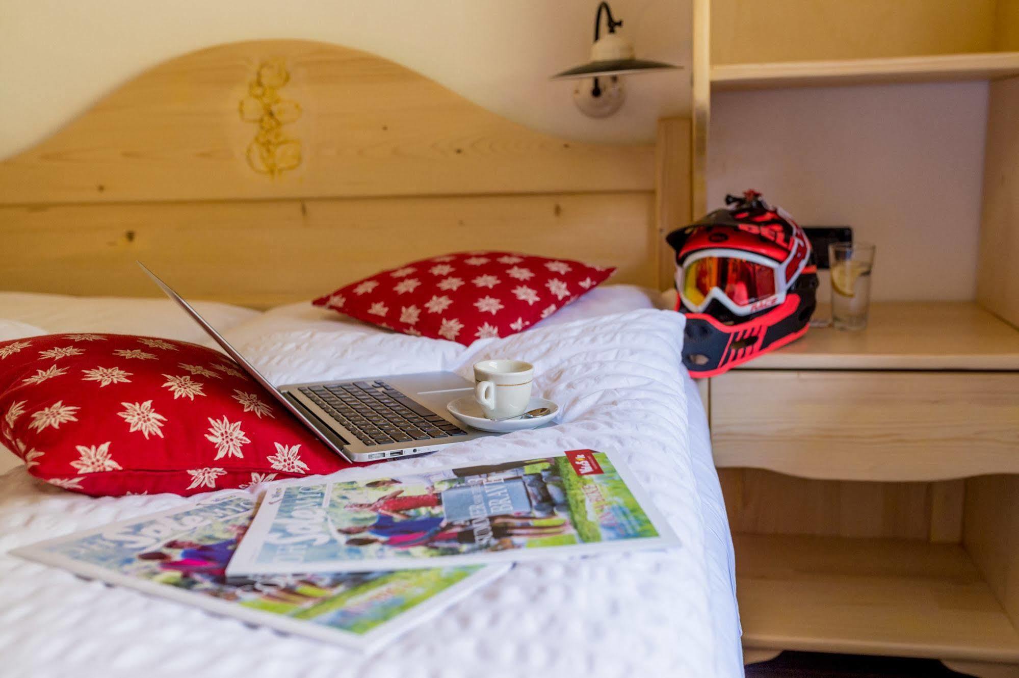 Hotel Pezzotti Pellizzano Eksteriør bilde