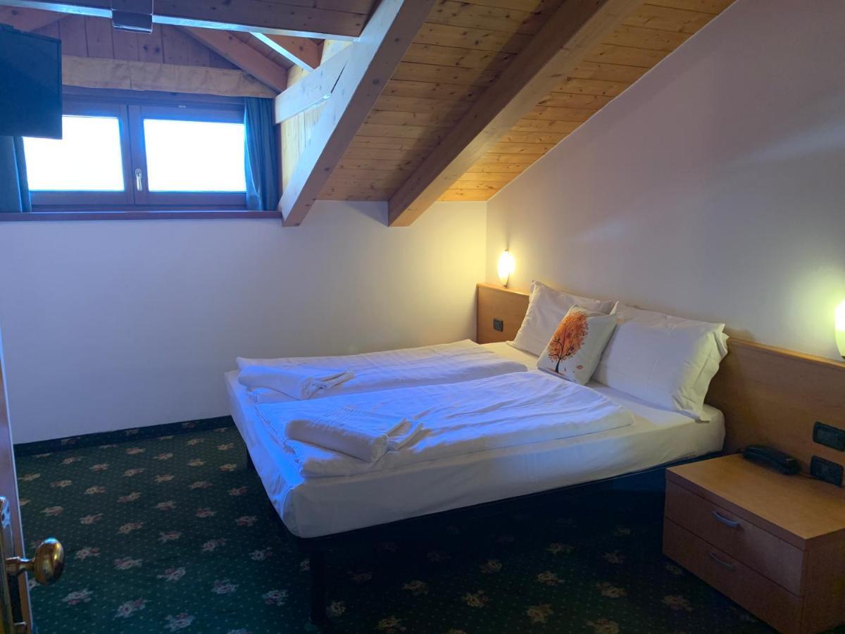 Hotel Pezzotti Pellizzano Eksteriør bilde