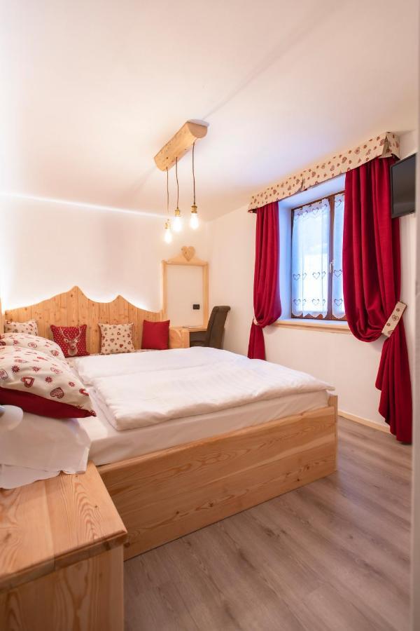 Hotel Pezzotti Pellizzano Eksteriør bilde